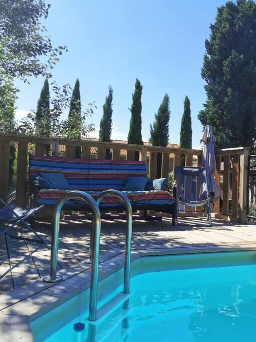 Maison Avec Piscine Dans Village Provencal. Courthézon المظهر الخارجي الصورة