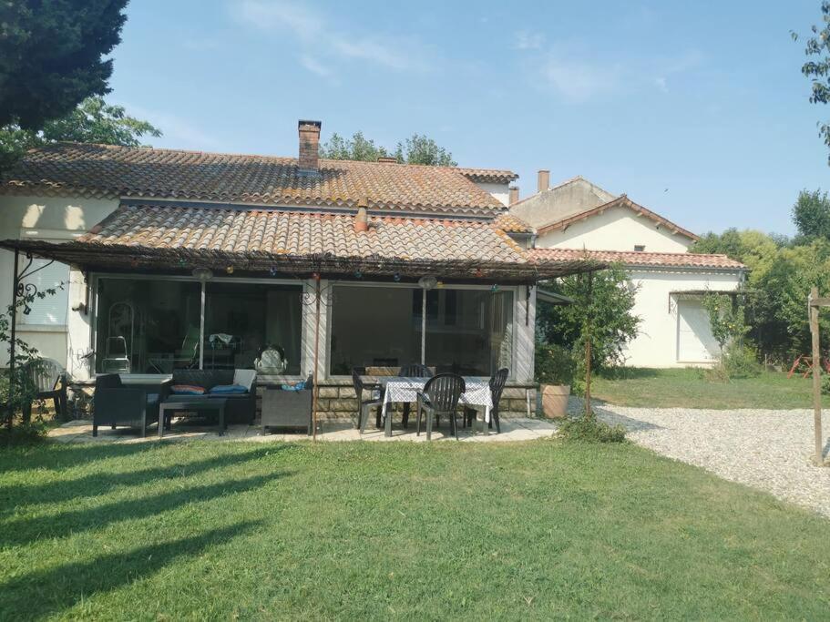 Maison Avec Piscine Dans Village Provencal. Courthézon المظهر الخارجي الصورة
