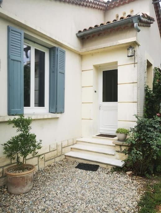 Maison Avec Piscine Dans Village Provencal. Courthézon المظهر الخارجي الصورة