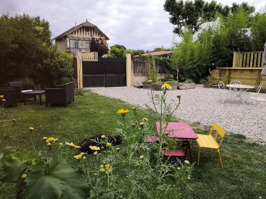 Maison Avec Piscine Dans Village Provencal. Courthézon المظهر الخارجي الصورة