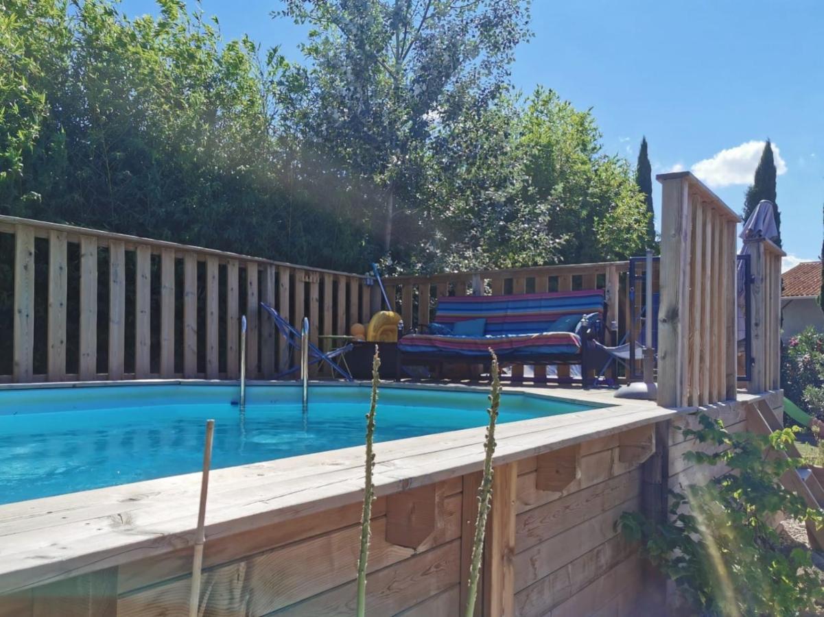 Maison Avec Piscine Dans Village Provencal. Courthézon المظهر الخارجي الصورة